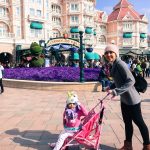 Di depan pintu masuk kedua (pemeriksaan tiket)